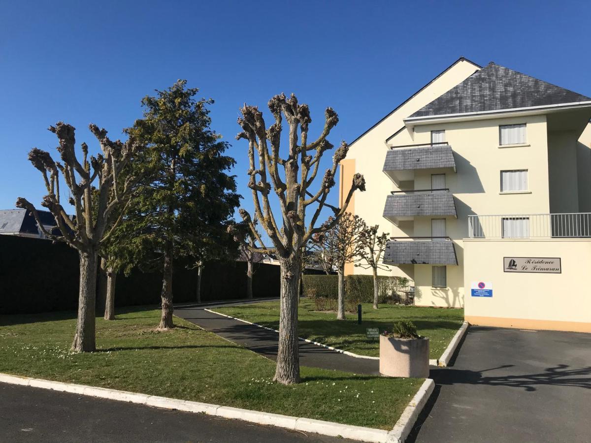 Cabourg - Bel Appartement Lumineux Avec Balcon Dans Residence Privee Exterior photo