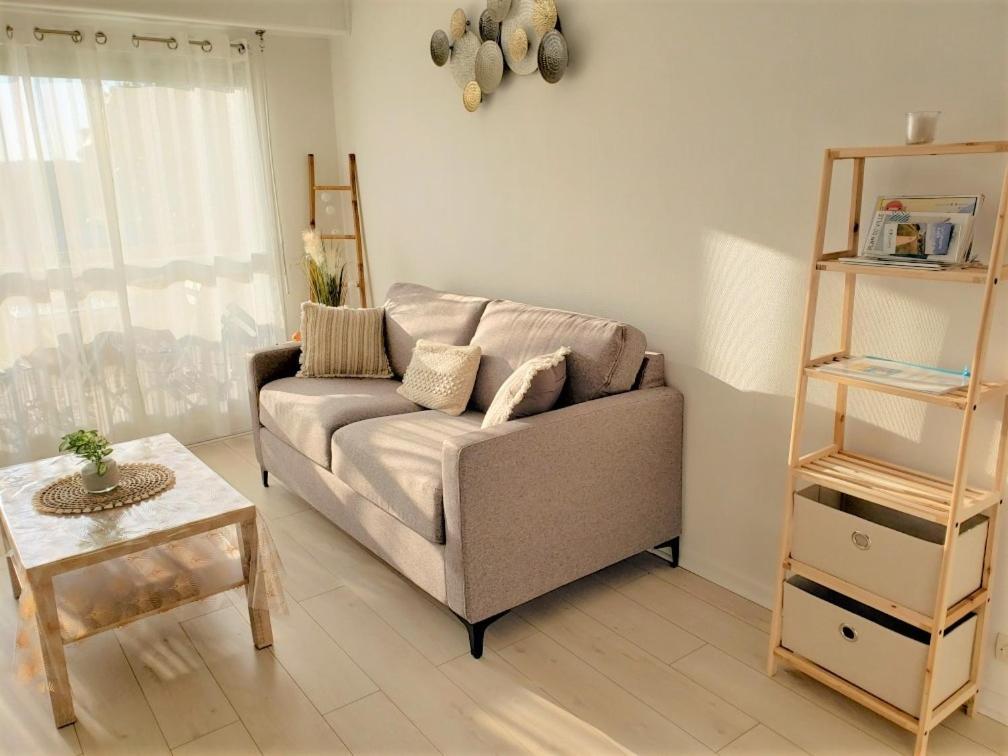 Cabourg - Bel Appartement Lumineux Avec Balcon Dans Residence Privee Exterior photo